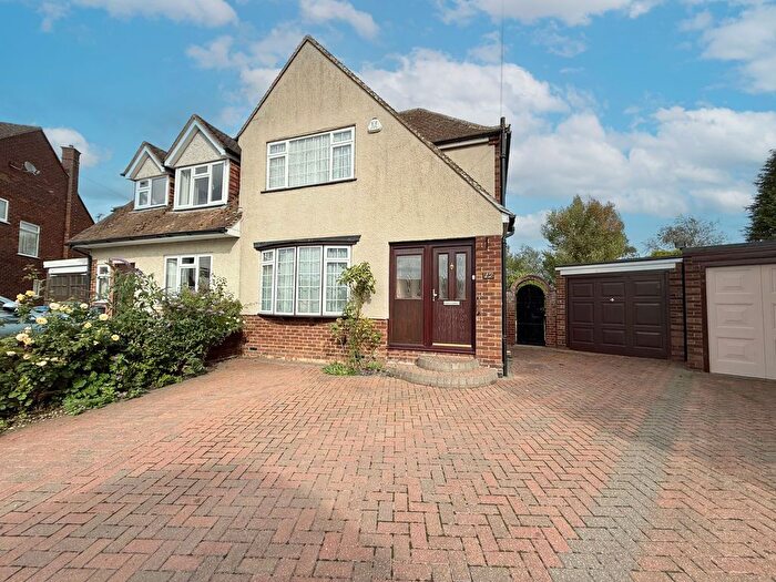 3 Bedroom Semi-detached House For Sale In Broughton Close, Bierton, HP22