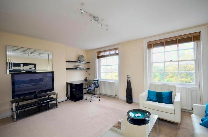 1 Bedroom Flat To Rent In Myddelton Square, London, EC1R