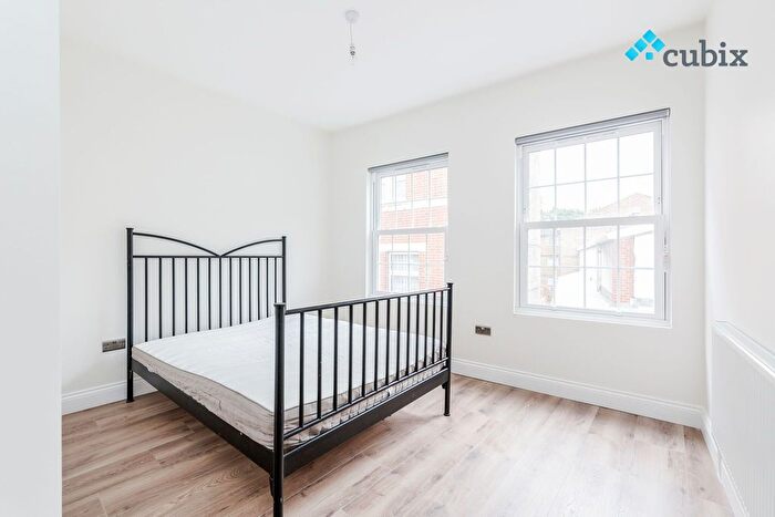 3 Bedroom Flat To Rent In New Kent Road, London, SE1