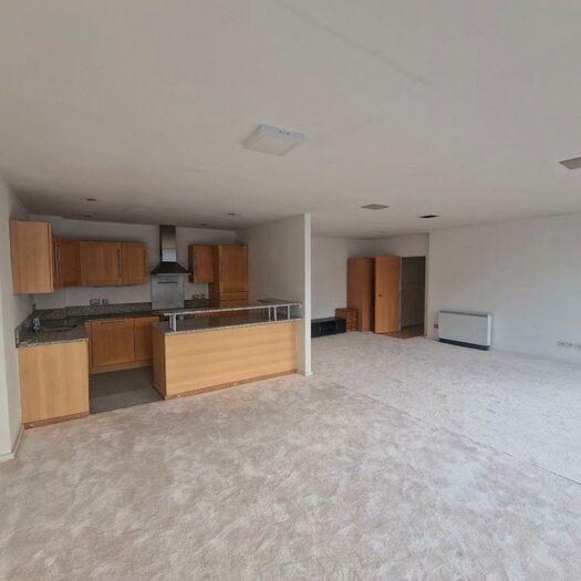 2 Bedroom Apartment For Sale In Apartment Beetham Plaza, The Strand, Liverpool, Merseyside, L2