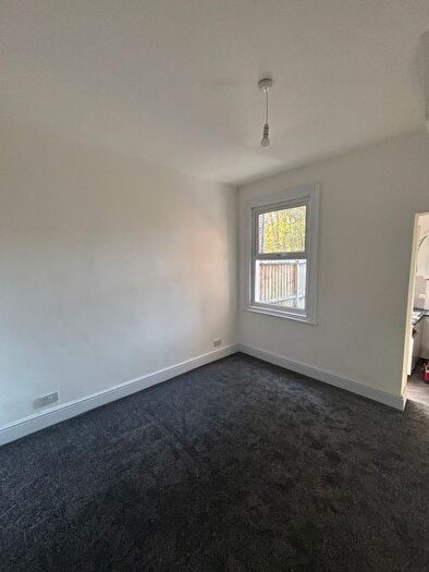 2 Bedroom Terraced House For Sale In Alexandra Road, London, N15
