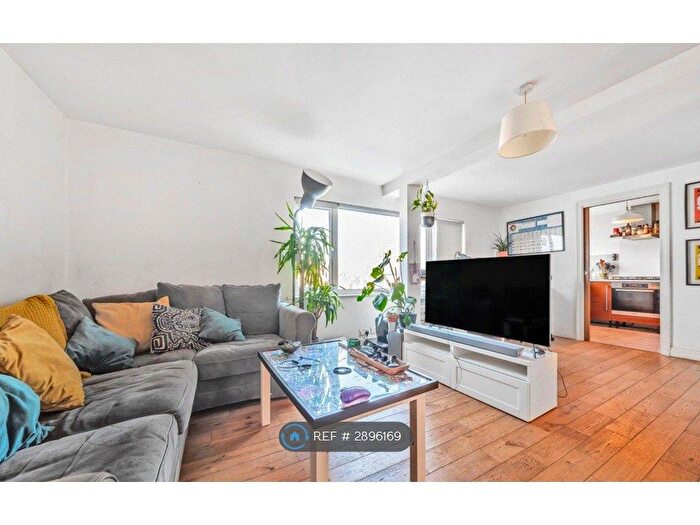 1 Bedroom Flat To Rent In Bury St, Guildford, GU2