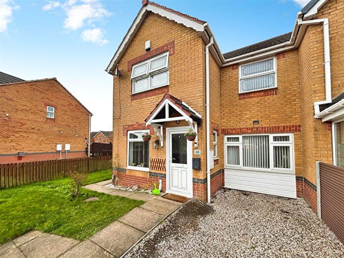 4 Bedroom Semi Detached House For Sale In Stainton Close, Bradford, BD6