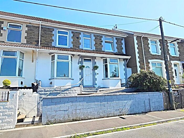 3 Bedroom End Of Terrace House For Sale In Graig Avenue, Graig, Pontypridd, CF37