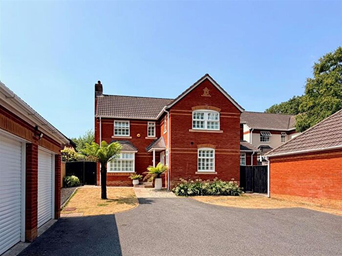5 Bedroom Detached House For Sale In Elburton, Plymouth, PL9