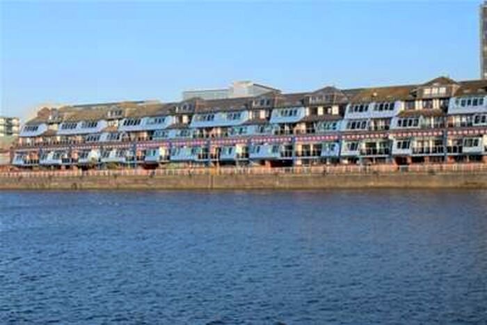 3 Bedroom Flat To Rent In Lancefield Quay, Glasgow City Centre, G3