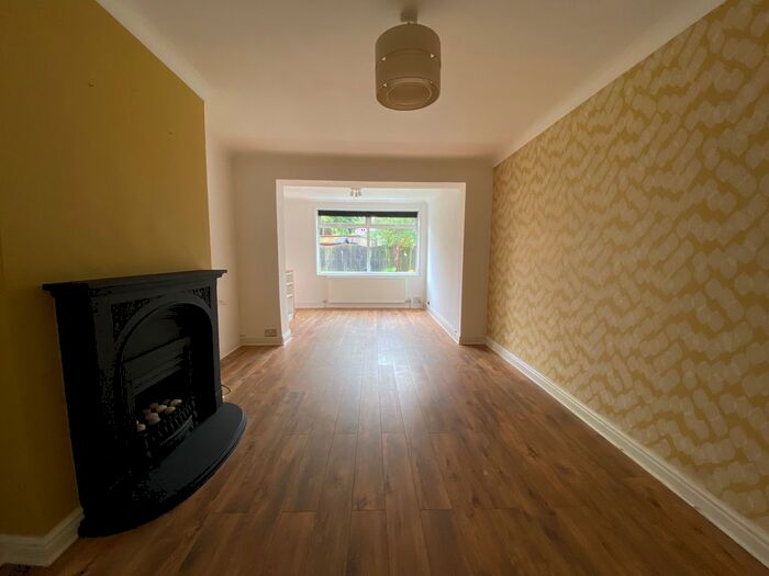 2 Bedroom Semi-Detached Bungalow For Sale In Brierley Road West, Manchester, M27