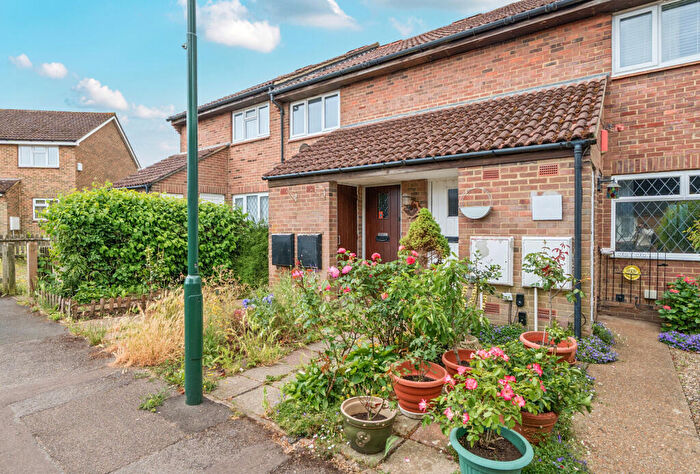 1 Bedroom Maisonette For Sale In Plesman Way, Wallington, SM6