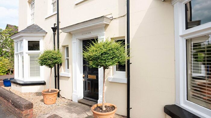 2 Bedroom Apartment To Rent In Abbey Hill, Kenilworth, CV8