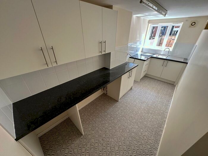 1 Bedroom Flat To Rent In High Street, Burton-On-Trent, DE14