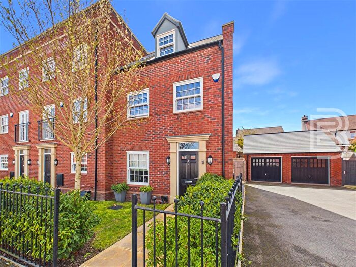 4 Bedroom Town House For Sale In Tolsford Road, Houlton, Rugby, CV23