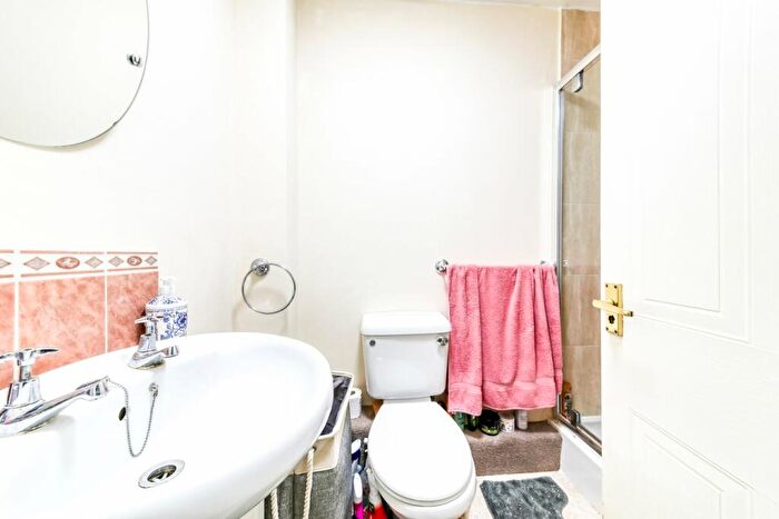 2 Bedroom Apartment For Sale In Whitstable Place, Croydon, CR0