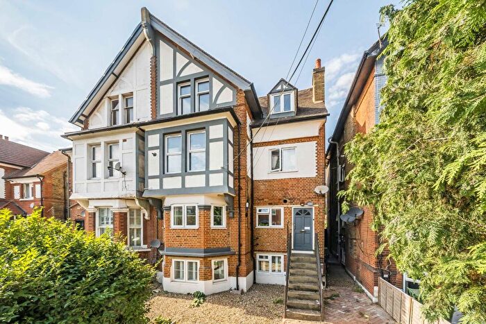 2 Bedroom Flat For Sale In Gleneagle Road, Streatham, SW16