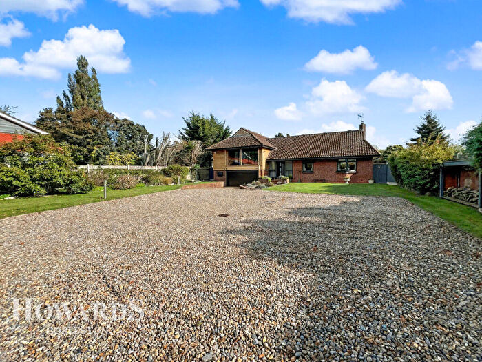 5 Bedroom Detached House For Sale In New Road, Fritton, NR31