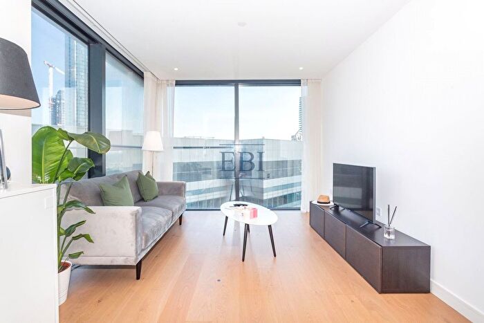 2 Bedroom Flat For Sale In Hampton Tower, Marsh Wall, Canary Wharf, E14