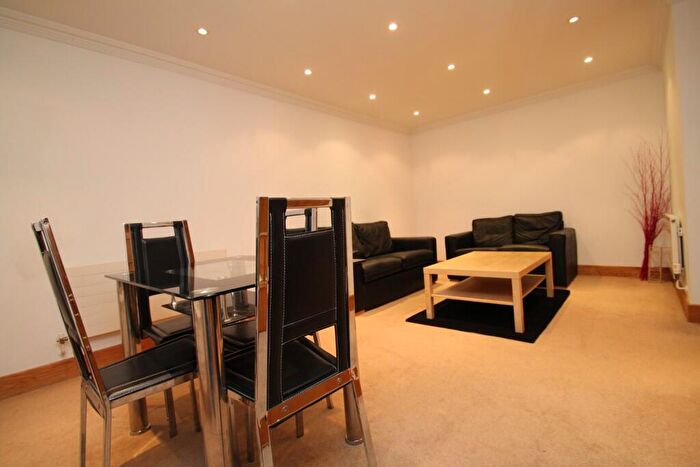 2 Bedroom Apartment To Rent In Kew Court, Richmond Road, Kingston, KT2