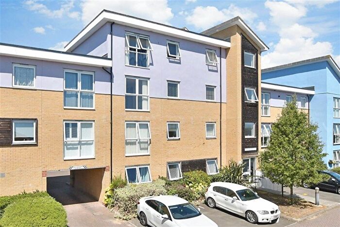 2 Bedroom Flat For Sale In Olympia Way, Whitstable, Kent, CT5