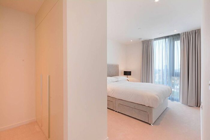 2 Bedroom Flat To Rent In St Gabriel Walk, Elephant And Castle, SE1