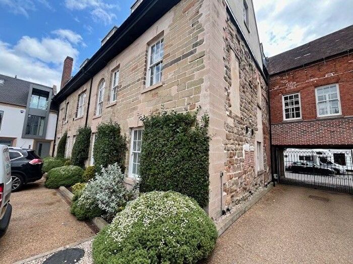 1 Bedroom Flat To Rent In Jury Street, Warwick, CV34