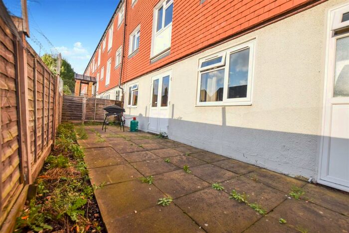 2 Bedroom Flat To Rent In Mill Green, Hackbridge, CR4