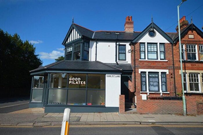 2 Bedroom Flat To Rent In Sandpit Lane, St Albans, Hertfordshire, AL1