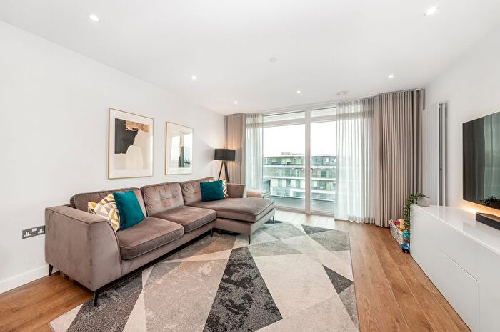 3 Bedroom Flat For Sale In Iverson Point, Harrison Walk, London, SE10