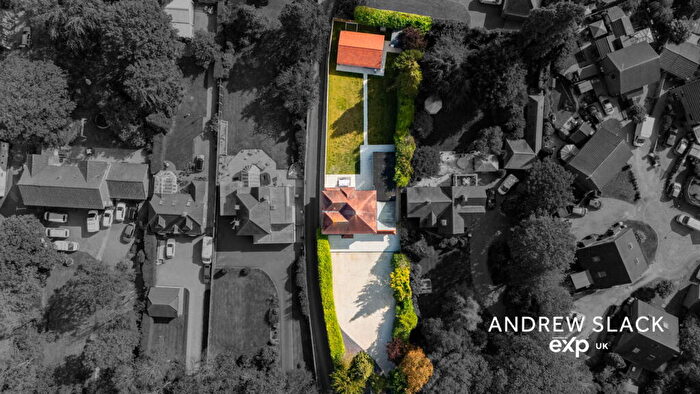 6 Bedroom Detached House For Sale In Beacon Hill Road, Newark, NG24