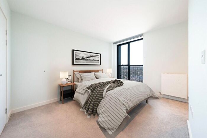 2 Bedroom Apartment To Rent In George Street, Croydon, London, CR0