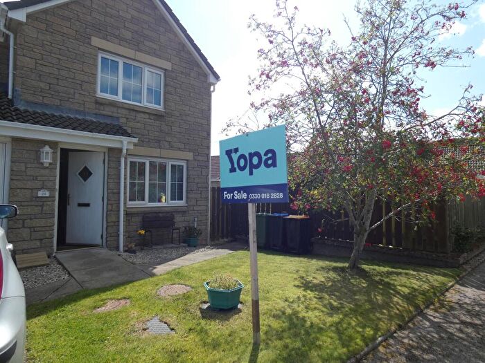 3 Bedroom End Of Terrace House For Sale In Park Grove, Aberdeen, AB23
