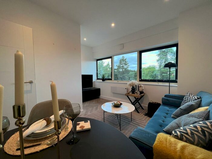 1 Bedroom Apartment To Rent In Oakley Place, Fleet, GU52