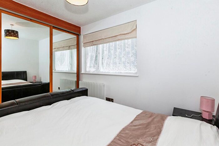 1 Bedroom House For Sale In Salt Hill Drive, Slough, SL1