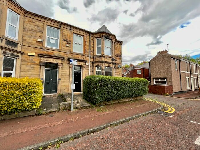 2 Bedroom Flat To Rent In Exeter Street, Shipcote, Gateshead, Tyne &amp; Wear, NE8