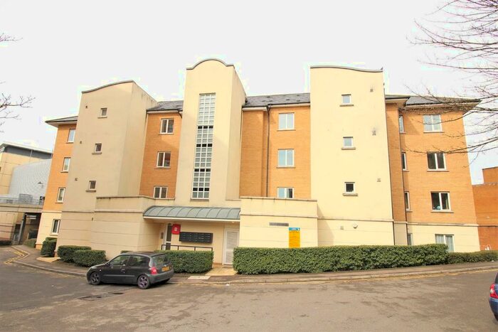 2 Bedroom Flat To Rent In Selden Hill, Hemel Hempstead, HP2