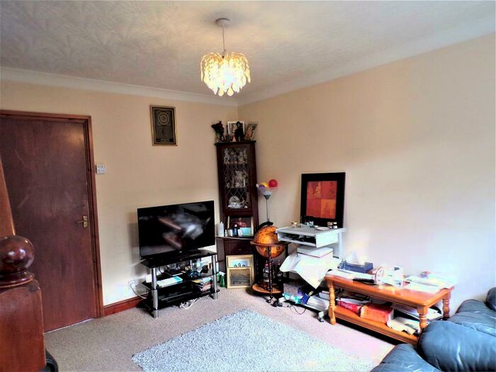 2 Bedroom Terraced House For Sale In Cave Street, Hull, HU5