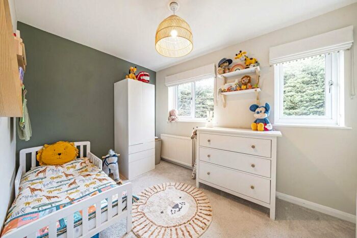 2 Bedroom Terraced House For Sale In Caroline Place, Battersea, SW11