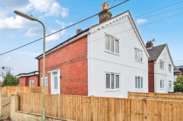 2 Bedroom Semi Detached House For Sale In Bournemouth Road, Chandler's Ford, SO53