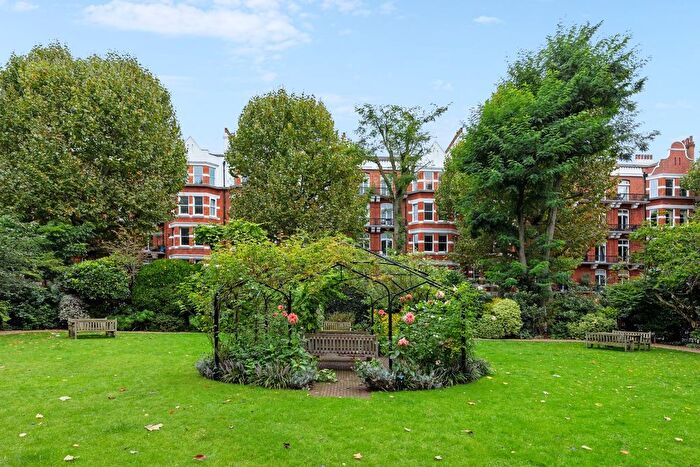 2 Bedroom Flat For Sale In Trebovir Road, London, SW5