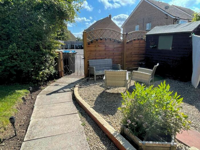 1 Bedroom Semi-Detached House To Rent In Blakes Avenue, Witney, OX28