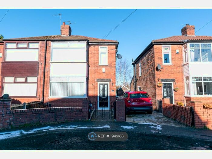 3 Bedroom Semi-Detached House To Rent In Manton Avenue, Manchester, M9
