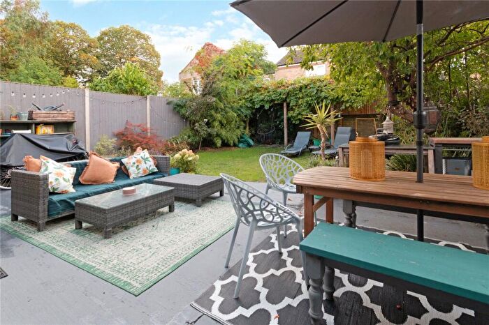 3 Bedroom Semi-Detached House For Sale In Hamilton Road, West Norwood, London, SE27