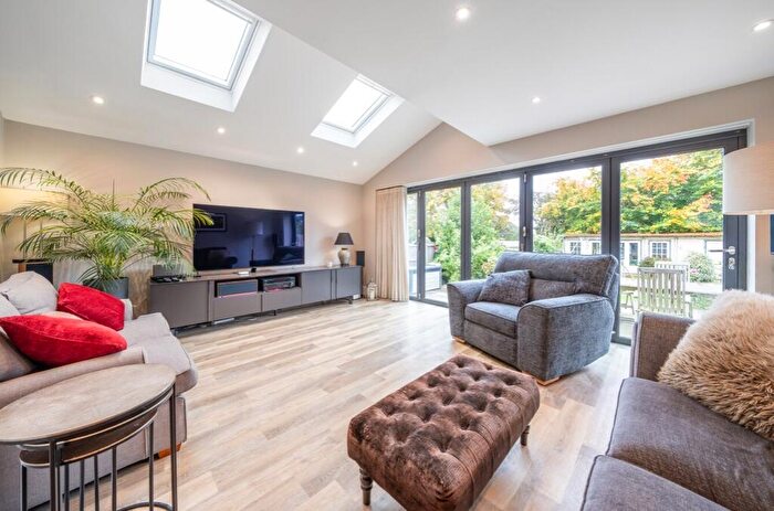 4 Bedroom Detached House For Sale In Glebe Road, Chalfont St Peter, SL9