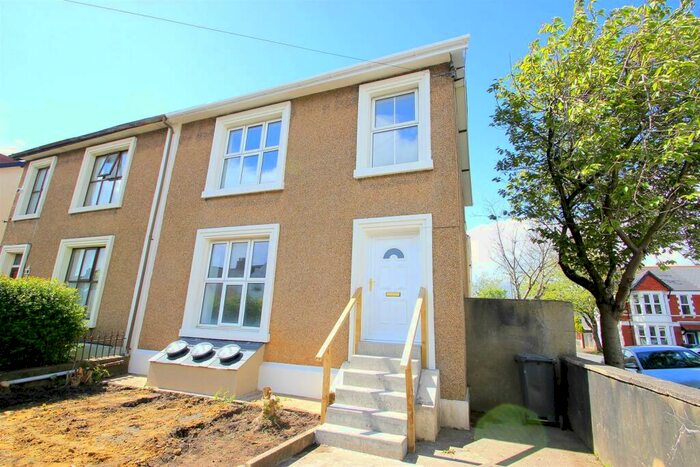 4 Bedroom Semi-Detached House To Rent In Pen Y Bryn Way, Cardiff, CF14