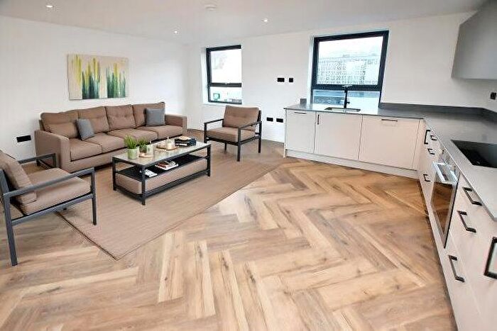 2 Bedroom Flat To Rent In High Street, Tonbridge, TN9