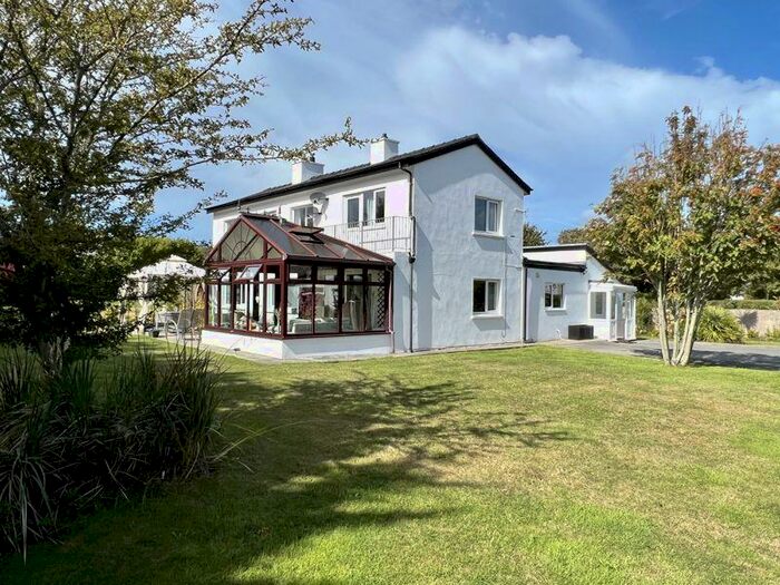 4 Bedroom Detached House For Sale In Penrhos Beach Road, Holyhead, LL65