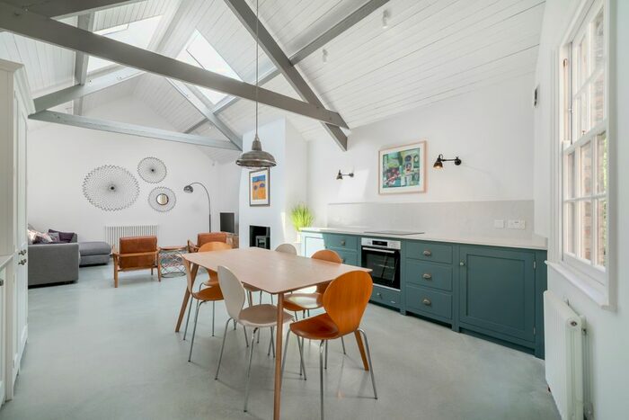 2 Bedroom Flat To Rent In Florence Street, London, N1