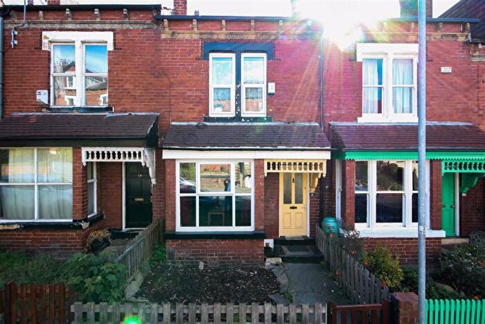 4 Bedroom Terraced House To Rent In Roundhay Avenue, Leeds, LS8