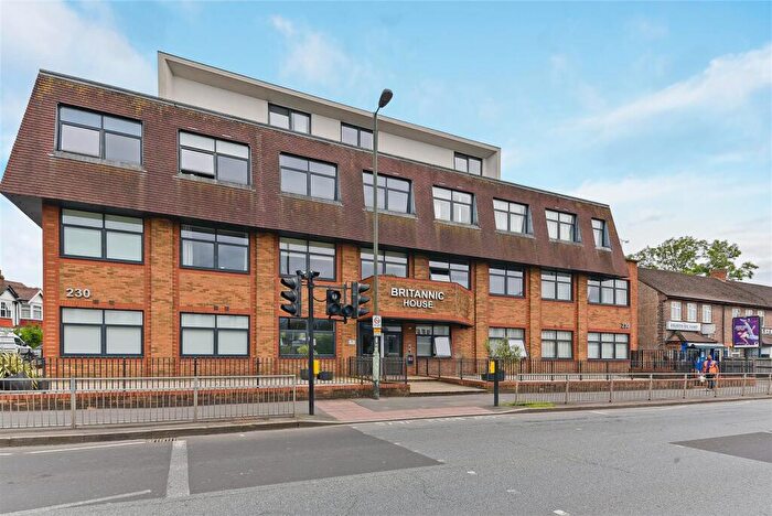 Flat To Rent In Burlington Road, New Malden, KT3