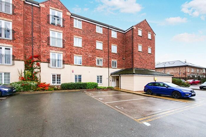 2 Bedroom Flat For Sale In College Court, Dringhouses, York, YO24
