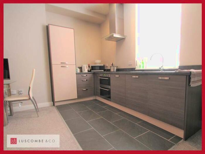 2 Bedroom Flat To Rent In Kings Court, Newport, , NP20