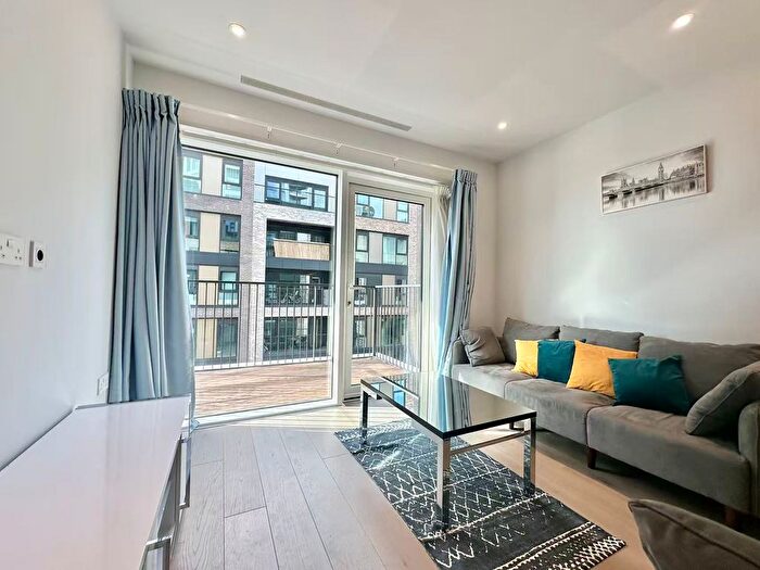 1 Bedroom Flat To Rent In Lockgate Road, London, SW6